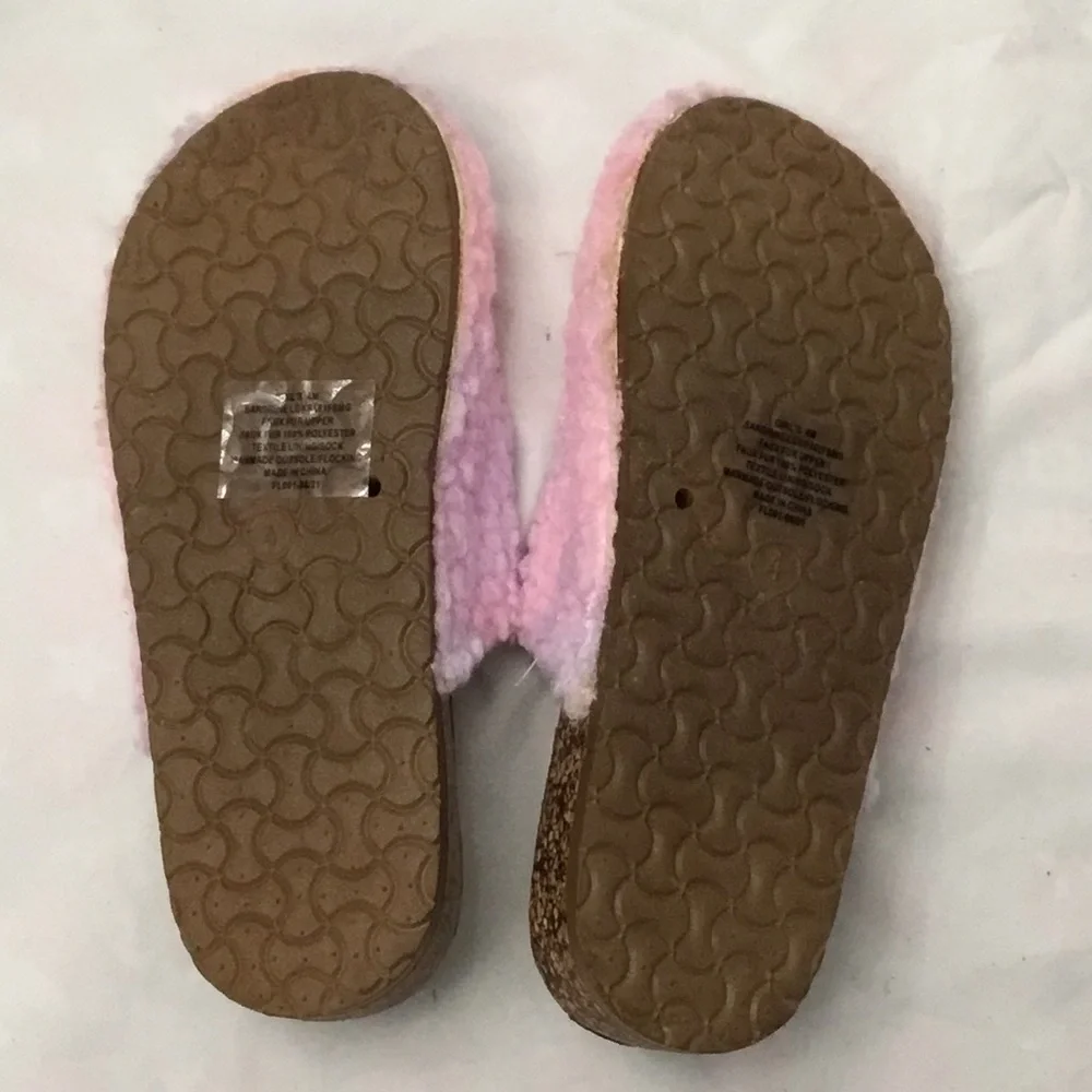 Mia Girl fuzzy slippers size 4